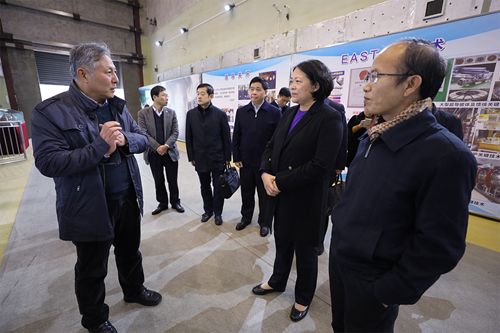 安徽省委常委,省委组织部部长严植婵来等离子体所调研